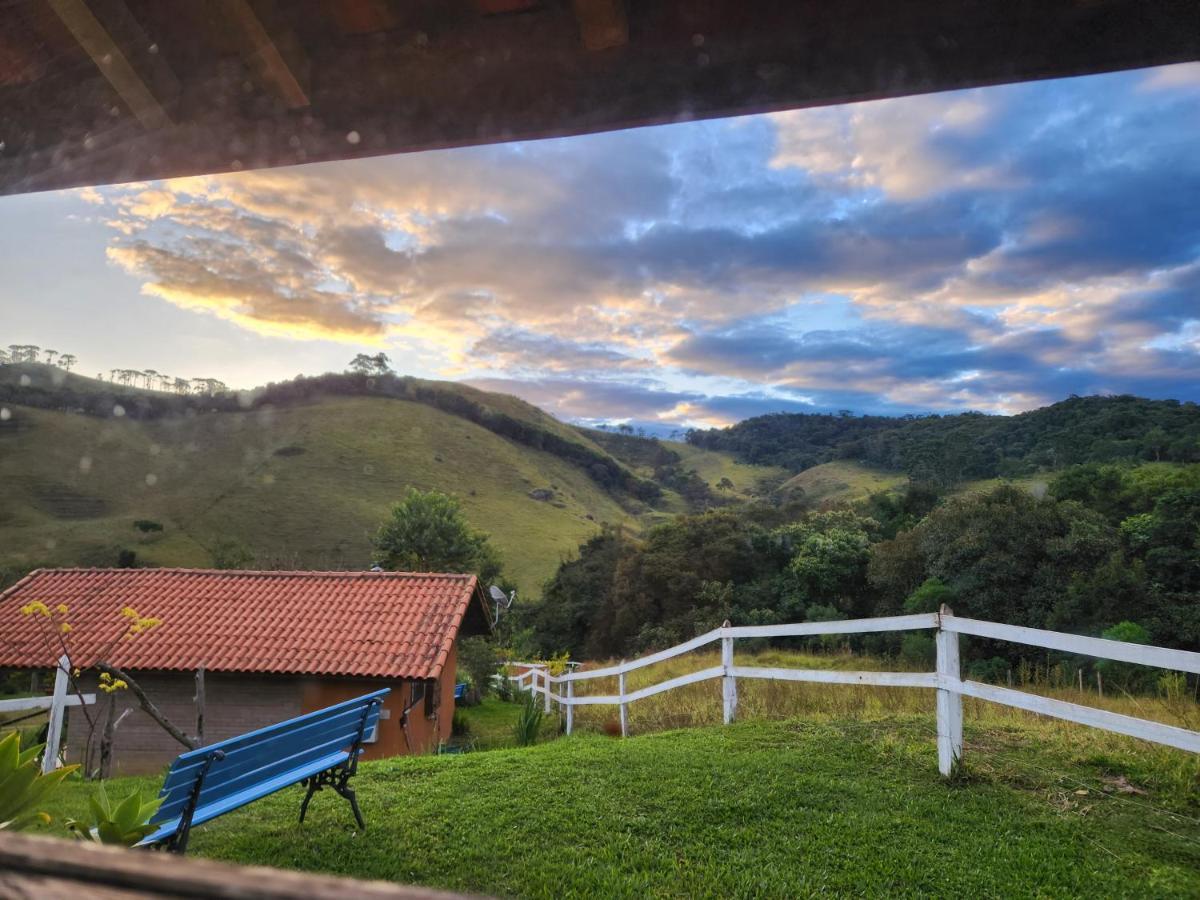 Pousada Vale Monte Azul ซานโต อังตัวนิโอ โด ปิงญัล ภายนอก รูปภาพ